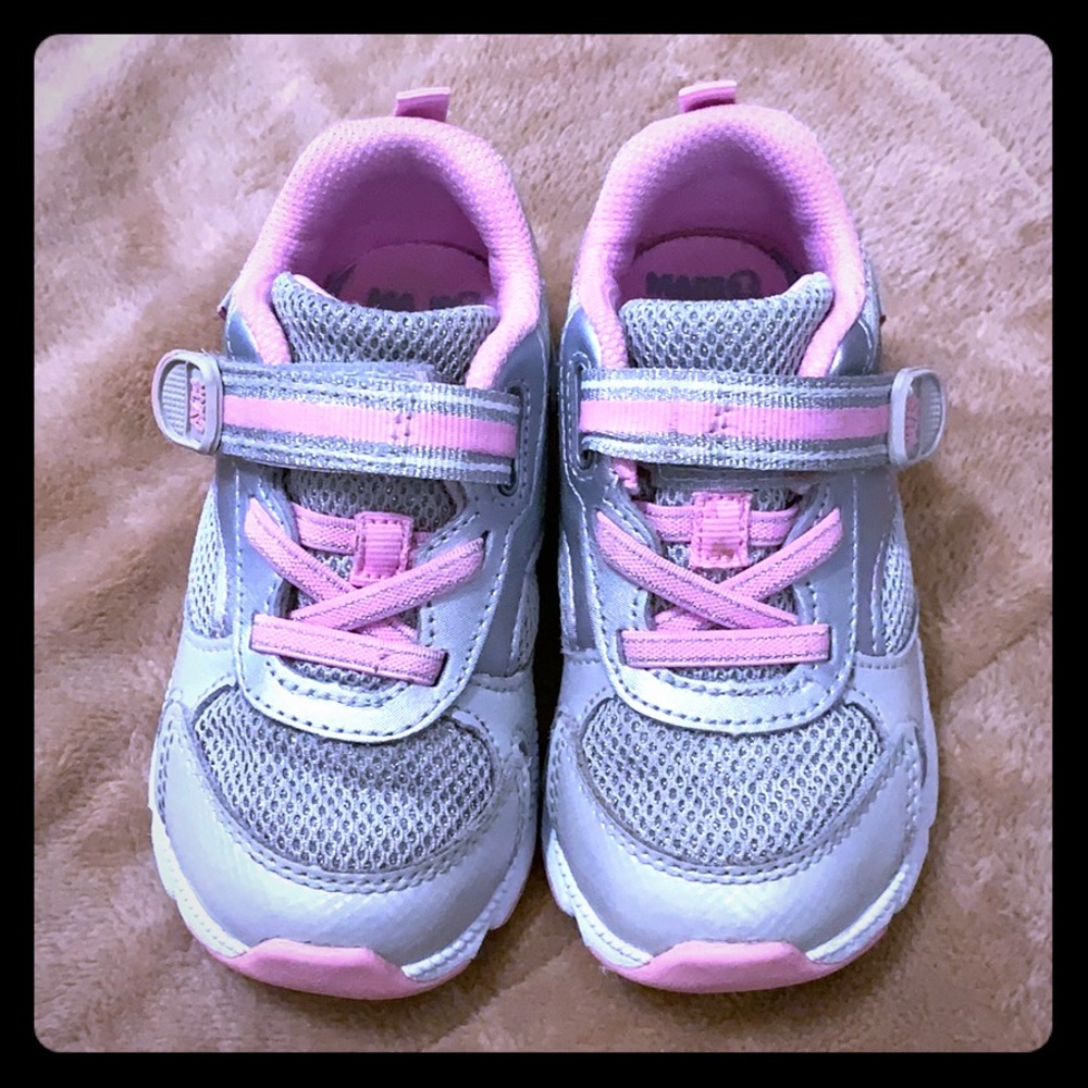 Stride Rite 7.5W pink & silver sneakers